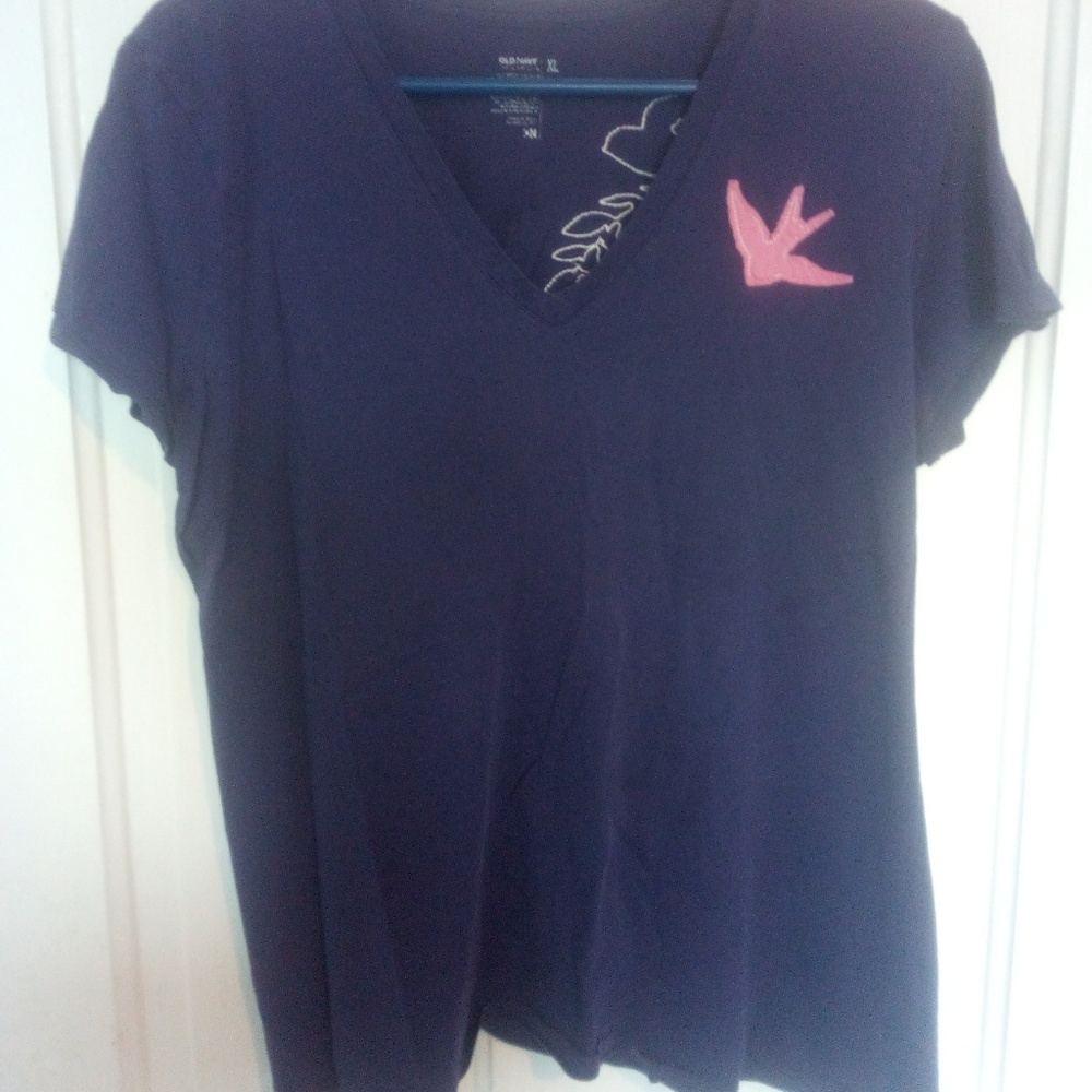 Old Navy tee shirt
